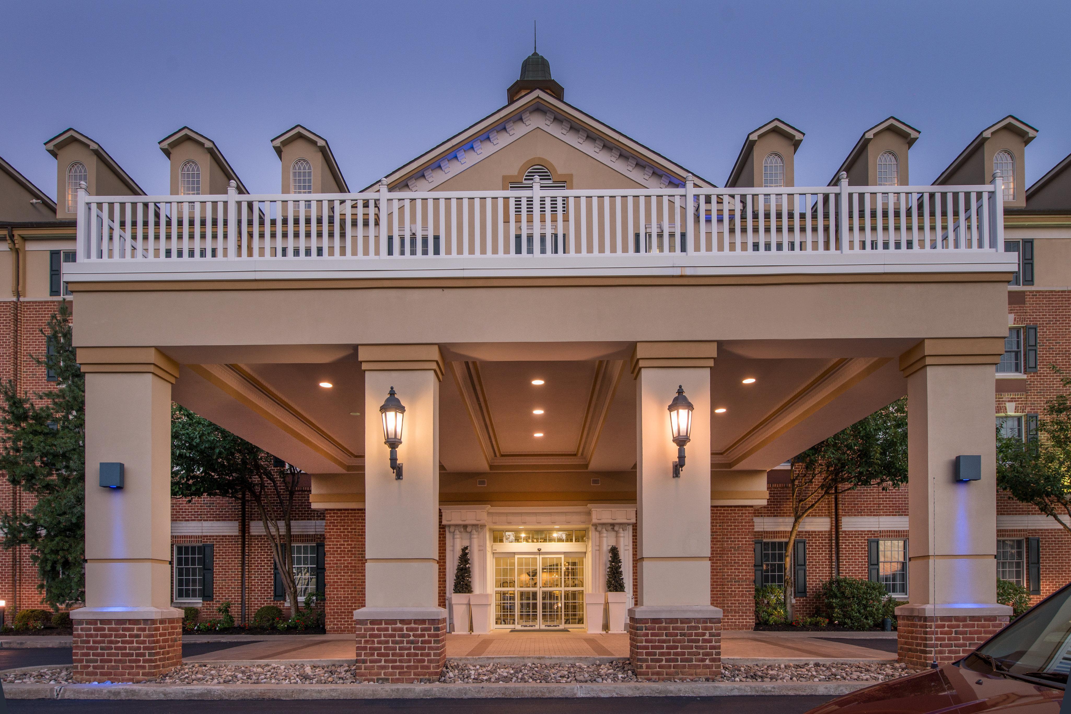 Holiday Inn Express State College At Williamsburg Square, An Ihg Hotel Exterior foto